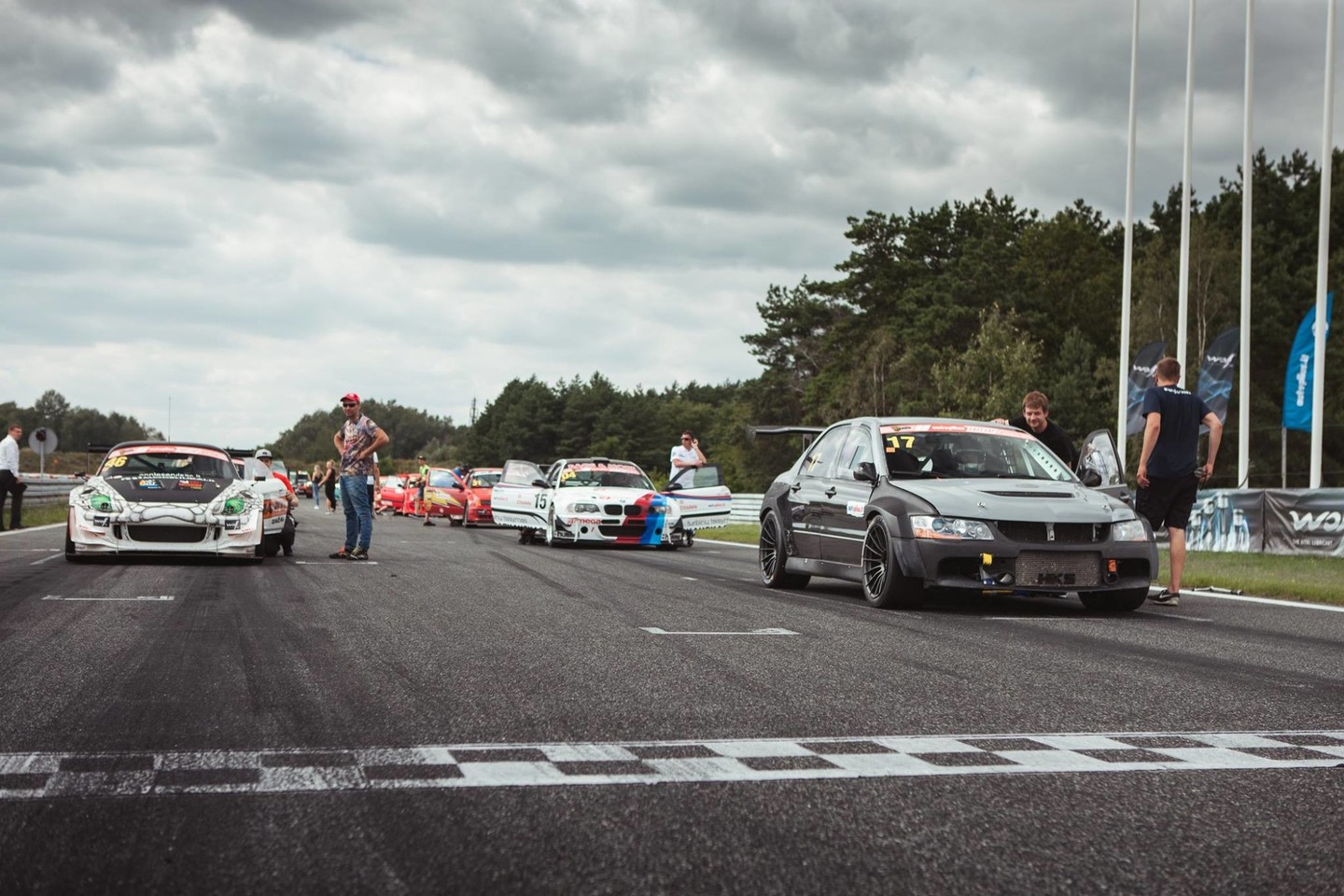 „Wolf Race“ lenktynių dalyvių rikiuotė.<br>Organizatorių nuotr.