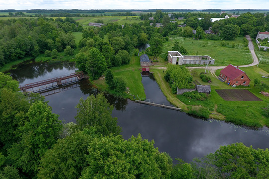  Su Antanu Smetona viename kambaryje gyvenęs studentas išgarsino Kairiškių dvarą