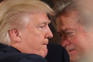 JAV prezidento Donaldo Trumpo strategas Steve'as Bannonas palieka postą
