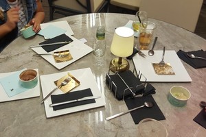 Gimtadienio nuotaiką apkartino pavojingas radinys deserte