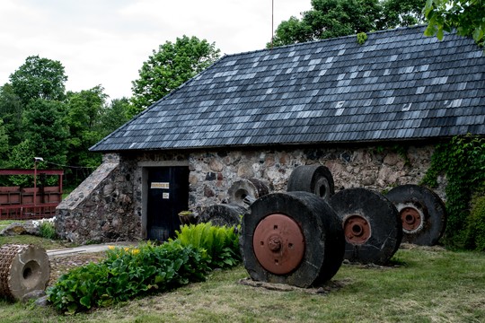 Kairiškių dvarelyje – pirmoji Lietuvoje hidroelektrinė