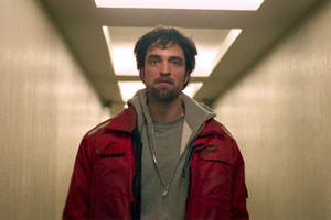 Atkeliauja filmas, jau vadinamas grynu kino malonumu ir stiliaus viršūne