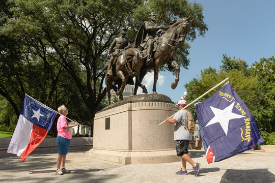 Teksaso universitetas šalina paminklus Konfederacijos laikų veikėjams