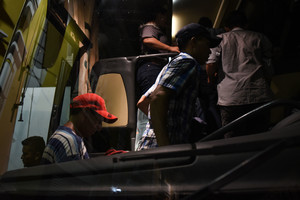 Teksase sunkvežimyje aptikta 60 nelegalių imigrantų