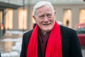 Valdas Adamkus ragina sušaukti regiono viršūnių susitikimą, skirtą energetikai