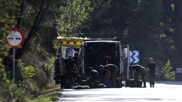 Išpuolio Barselonoje vykdytoją nukovę pareigūnai rado pilną krepšį peilių
