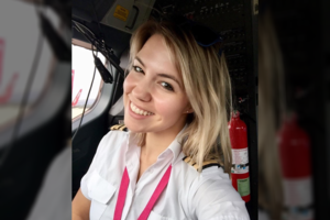 Gražuolės blondinės gyvenimas tūkstančiams kelia baltą pavydą