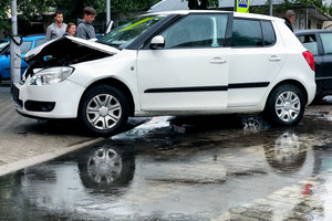 Neapsigaukite: po avarijos vairuotojai daro didelę klaidą