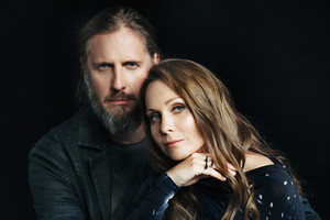 Aistė Smilgevičiūtė ir  grupė „Skylė“ kviečia pasitikti ateinančią ramybę 