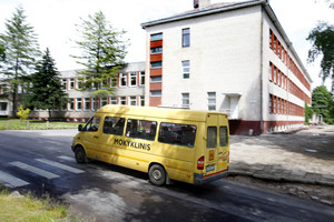 Švietimo ir mokslo ministerija savivaldybėms perduos 82 naujus mokyklinius autobusus