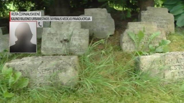 Kauno r. naujakuriai vaikų žaidimų aikštelę įrengė kapinėse