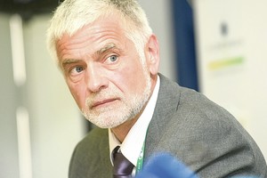 „Valstiečiai“ užkūrė pirtį ministrui Broniui Markauskui