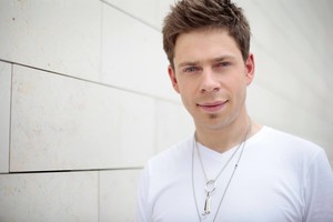 Jurgis Brūzga aplankė klinikos pacientus: tikiu, kad muzika gydo