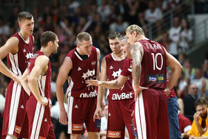 Latviai nemažina apsukų: namuose nepasigailėjo Čekijos