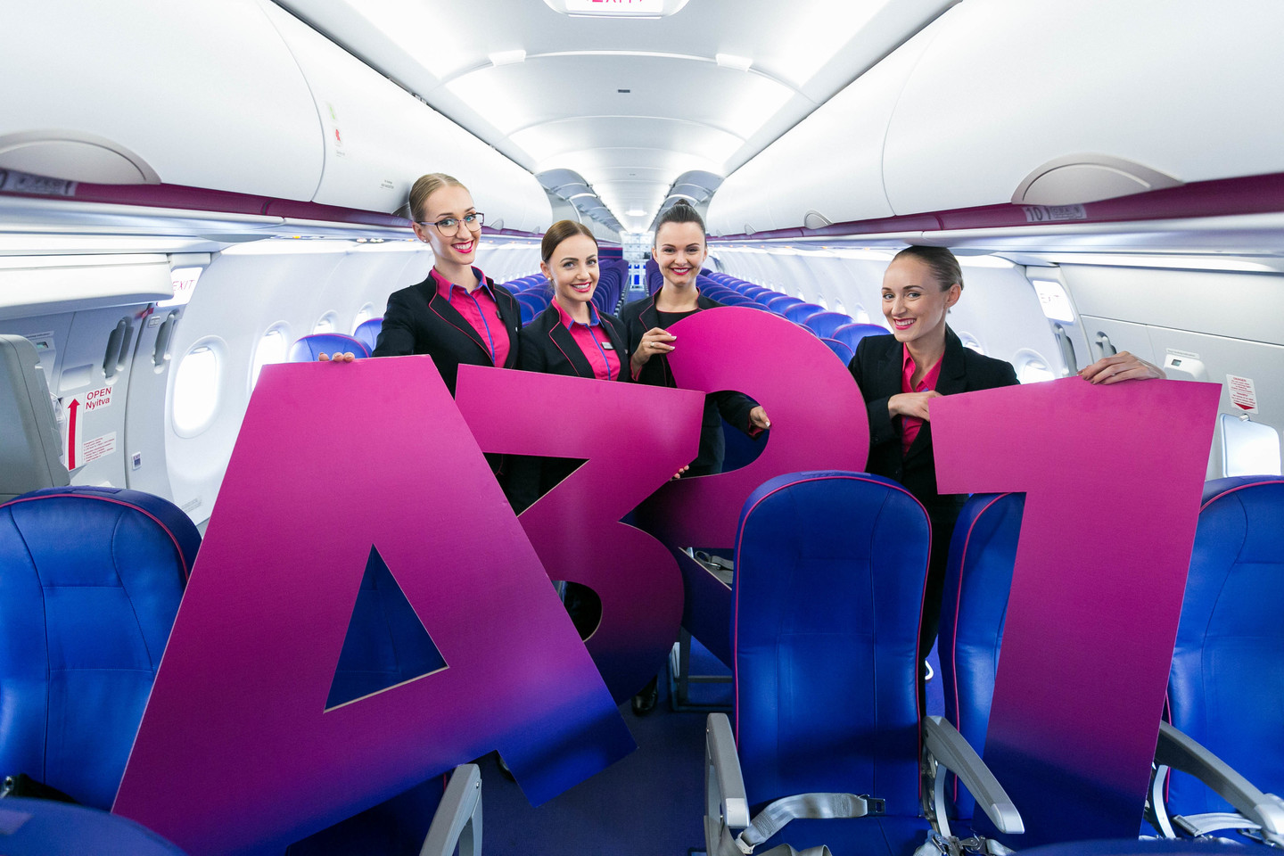   Vilniaus oro uostą pasiekė naujasis bendrovės „Wizz Air“ orlaivis „A321“. 