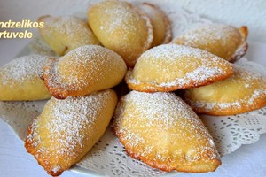 Tikras gardumėlis – varškės tešlos bandelės su obuoliais