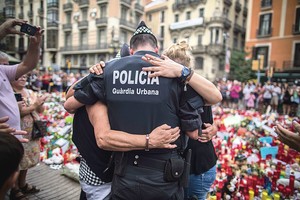 Tikrosios teroro Barselonoje pasekmės: Ispanija skeliama perpus