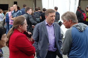 Ramūnui Karbauskiui jau kliūna ir gira: „Žiūrėkite, kiek joje yra alkoholio“