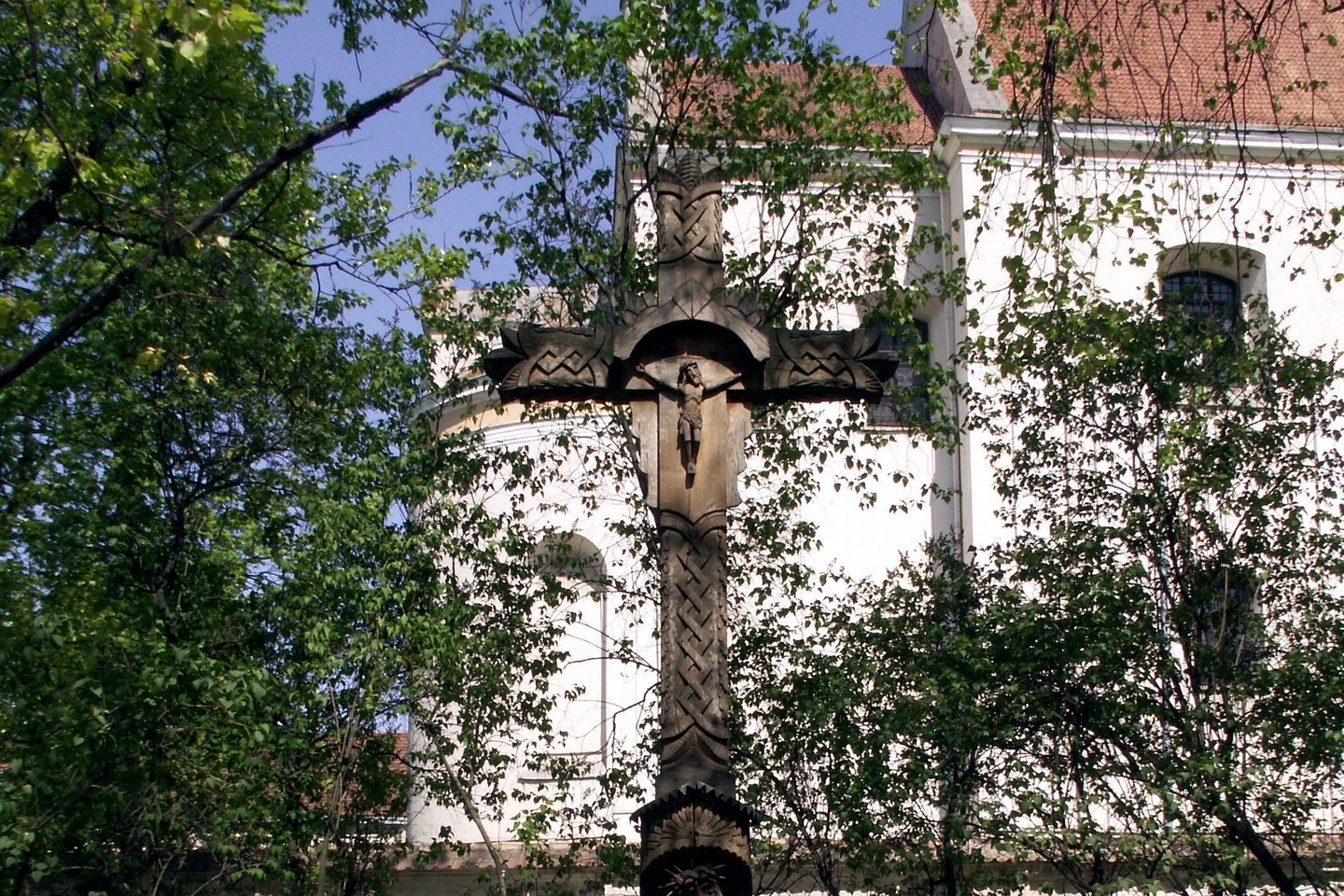  Kryžius sukilėlių egzekucijos vietoje Lukiškių aikšteje.<br> Wikipedia nuotr.