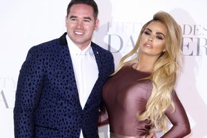 Netikėtas skandalas: seksualioji Katie Price skiriasi su trečiu vyru