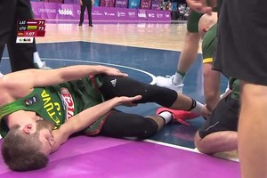 Lietuvos studentų šuolį į Universiados krepšinio finalą apkartino kraupi R.Minioto trauma