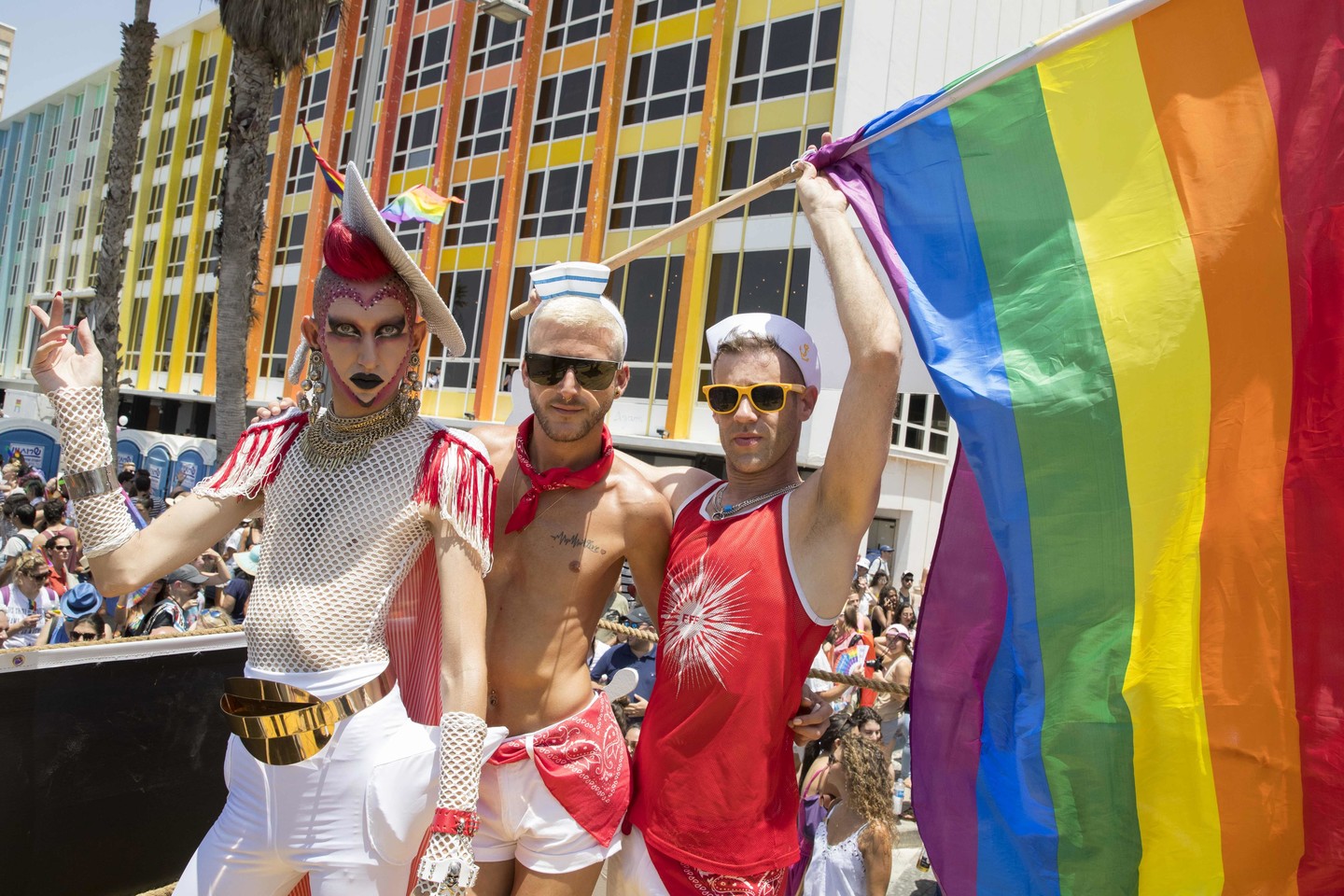  Tel Avivas atviras ir populiarumo sulaukiančioms LGBT eitynėms.<br> AFP/Scanpix nuotr.