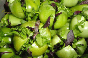 Tikras gardumynas: rauginti žali pomidorai pagal gruzinišką receptą