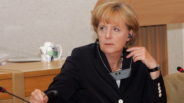 Perrinkimo siekianti Angela Merkel sukritikavo Lenkiją
