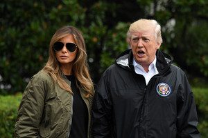 Melania Trump sulaukė pašaipų dėl pasirinkto įvaizdžio