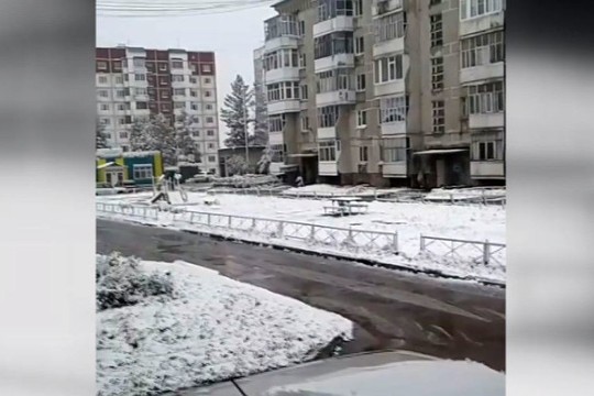 Rusijos gyventojai jau giriasi pirmosiomis snaigėmis