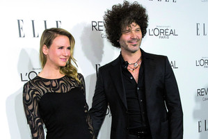 Renee Zellweger tuoksis kukliai