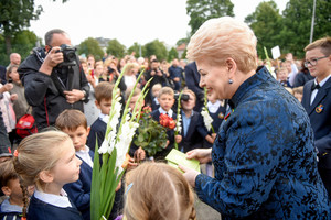 Rugsėjo pirmąją prezidentė davė pažadą vienai Vilniaus mokyklai