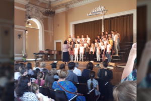 Rugsėjo 1-osios koncerto atidarymas „Liepaičių“ mokykloje pribloškė žiūrovę: „Nuoširdžiai gėda“