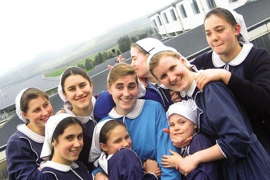 Iš fanatikų sektos pabėgusi moteris atskleidė baisias gyvenimo detales