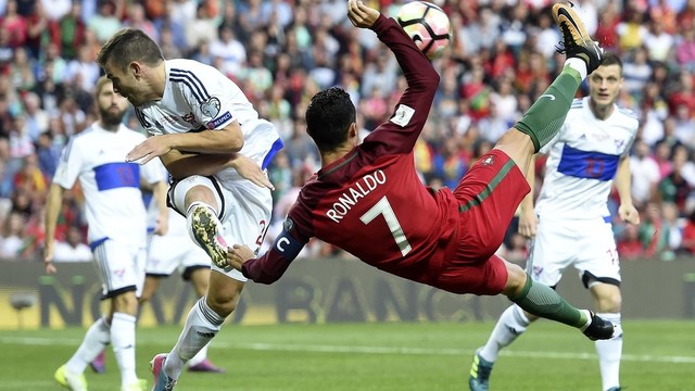 Futbolo pasaulyje – įspūdinga Belgijos pergalė ir Cristiano Ronaldo rekordas