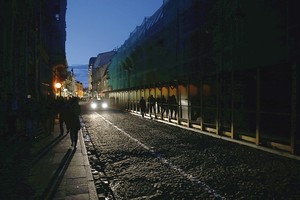 Suremontuotoje Vilniaus gatvėje – aklina kaimo tamsa