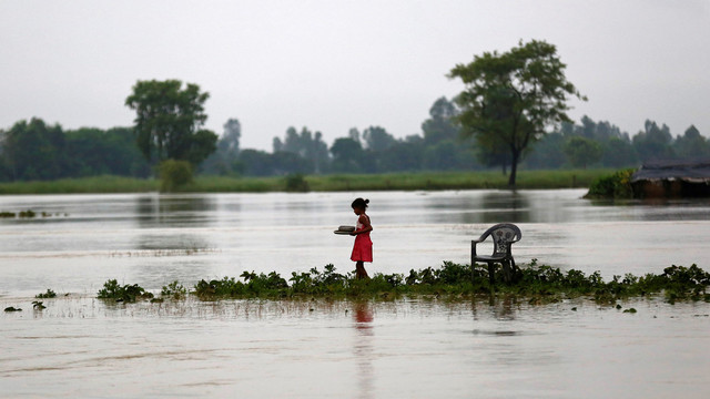 Potvyniai Azijoje jau nusinešė per 1200 gyvybių