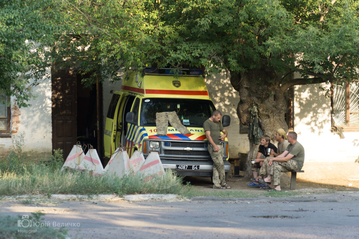 Bataliono „Donbas-Ukraina“ kariai, kurių pozicijos išdėstytos Čermalyko gyvenvietėje, tikino nė nenumanantys, kiek laiko jiems dar teks praleisti fronte.<br>J.Veličko nuotr.