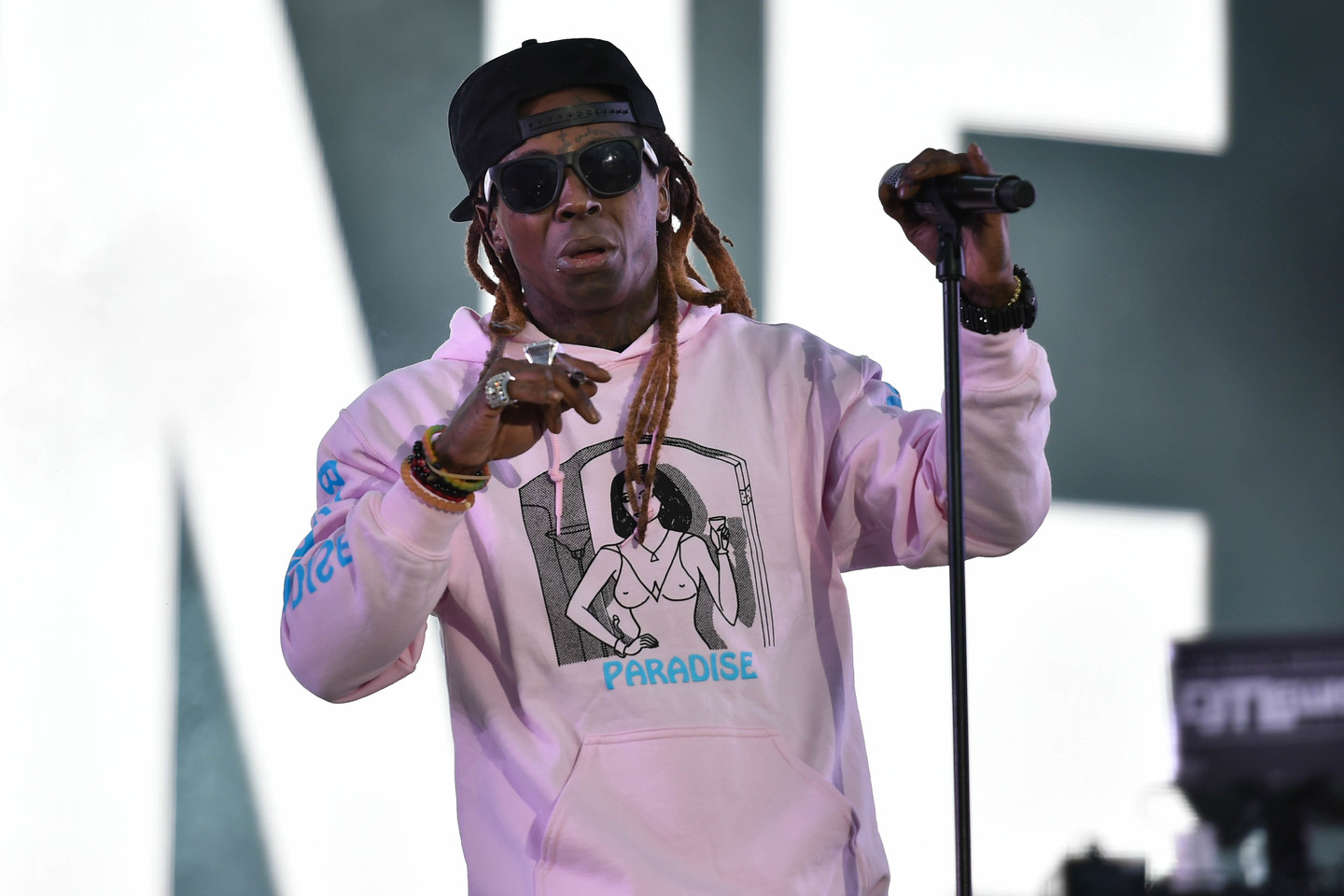 Lilas Wayne'as pateko į medikų rankas.