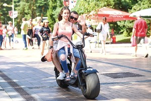 Elektrinių paspirtukų savininkams – praktiškai neįmanoma užduotis