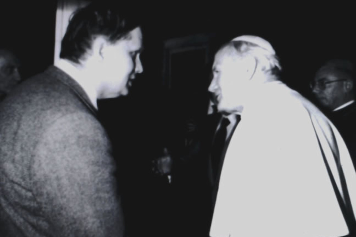 Tomas Venclova su popiežiumi  Jonu Pauliumi II.<br>Venclovų namų-muziejaus archyvo nuotr.