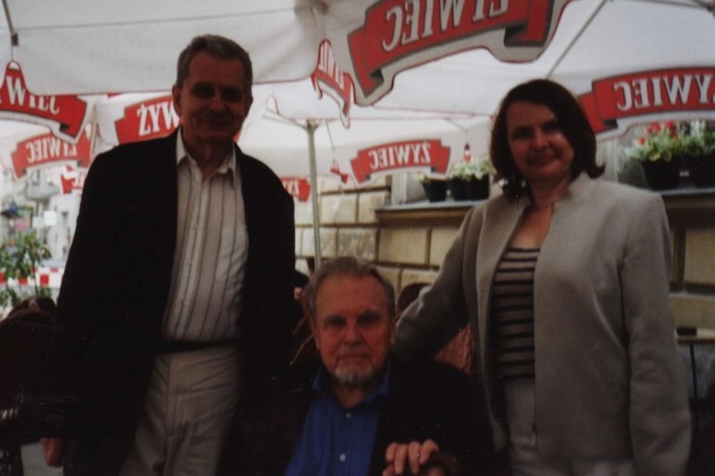 Tomas Venclova, Czeslawas Miloszas ir Tatjana  Venclova Krokuvoje .<br>Venclovų namų-muziejaus archyvo nuotr.