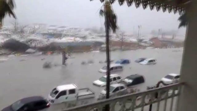 Pirmieji sukrečiantys uragano „Irma“ vaizdai: kenčia Karibų jūros regiono salos