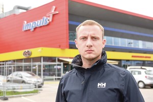 Po tragedijos baseine – raudos ir daug „kodėl“