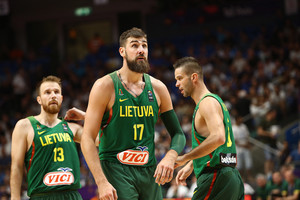 Trečiadienio penketas. Dominuojantis J.Valančiūnas, buvęs LKL žaidėjas ir skausmą įveikęs ukrainietis
