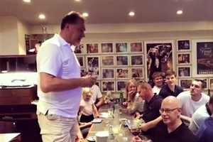 Mantui Kalniečiui – gimtadienio dainos ir nuoširdūs Sabo žodžiai