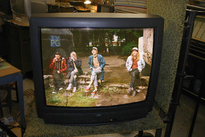 Pamatykite: grupė „Garbanotas Bosistas“ pristato pirmąjį savo vaizdo klipą