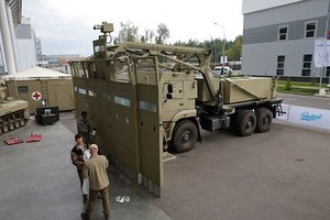 Rusijos valdžia ruošiasi neramumams – „Kalašnikov“ pristatė ypatingą sunkvežimį