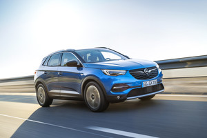 Naujojo „Opel Grandland X” funkcijos pelnė jam svarbų įvertinimą