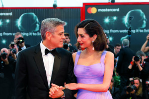 Amal ir George'as Clooney į savo meilės miestą grįžo su atžalomis 